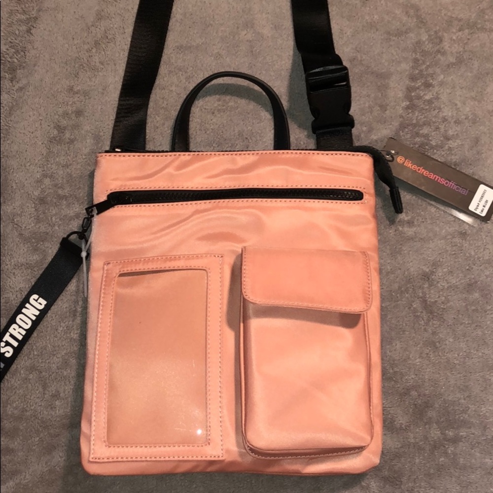 Adorable crossbody from Like Dreams - Pink